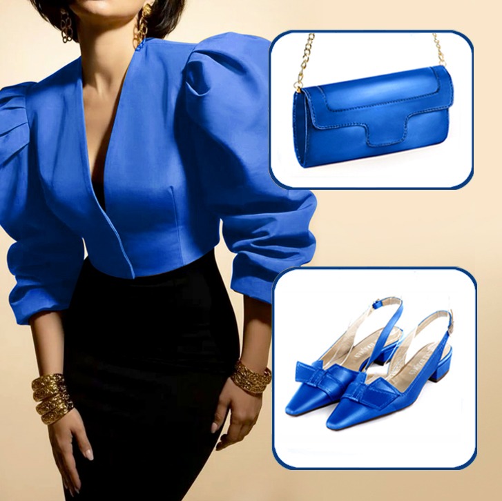 Escarpins bride arrière avec un noeud et pochette pour cérémonie assortis à une tenue bleu électrique