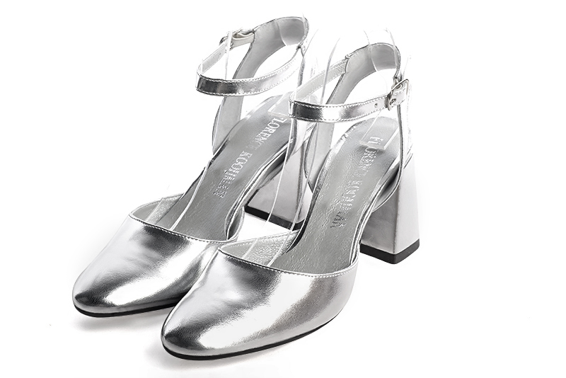 Light silver women's open back shoes, with an instep strap. Round toe. High flare heels. Front view - Florence KOOIJMAN
