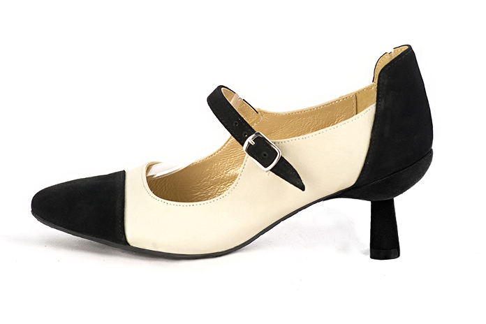 Matt black and off white women's dress pumps, with a round neckline. Round toe. Medium spool heels. Profile view - Florence KOOIJMAN