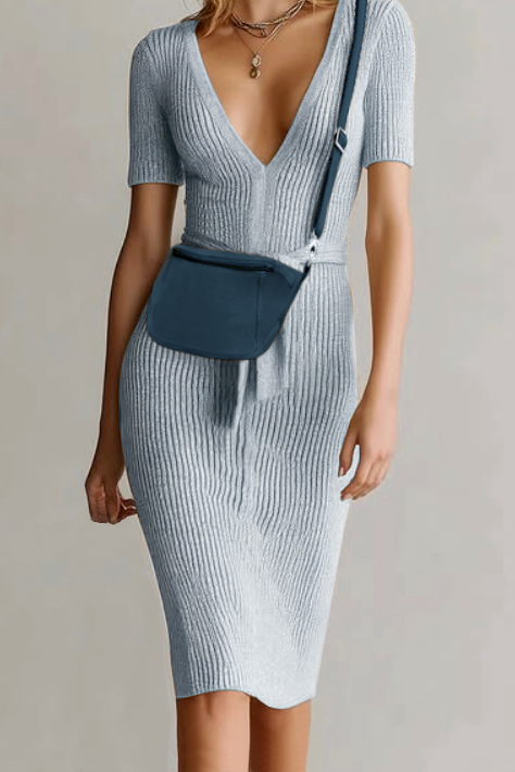Dress handbag in peacock blue leather - Worn view