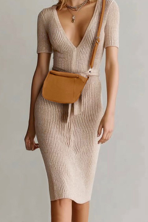 Dress handbag in camel beige leather - Worn view