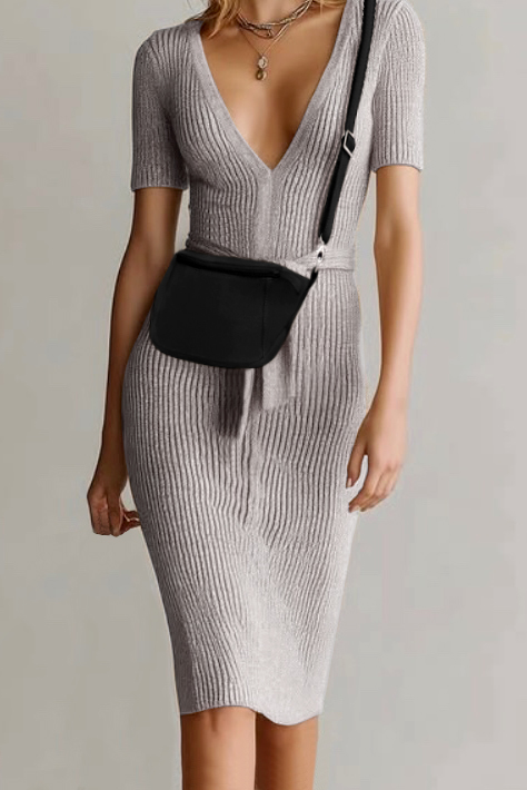 Dress handbag in matt black leather - Worn view