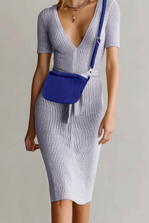 Dress handbag in electric blue leather - Worn view