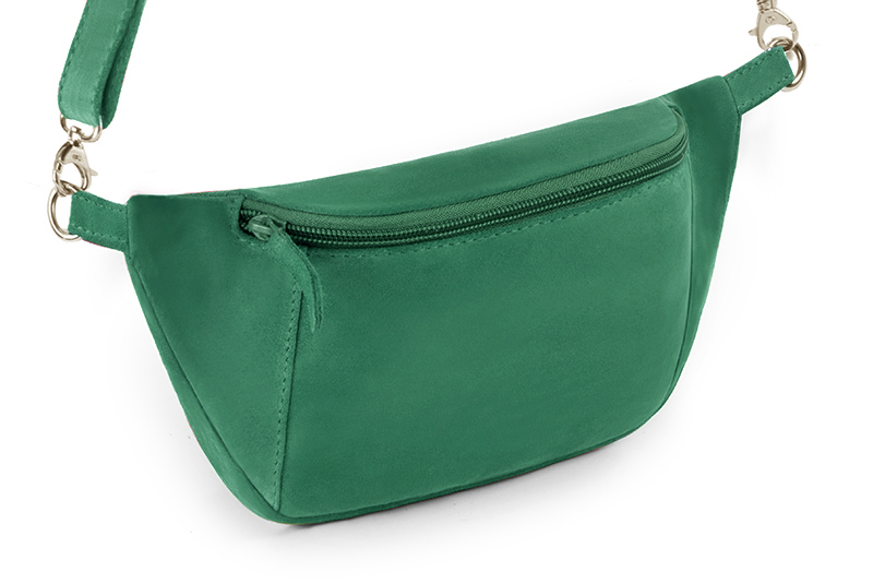 Handcrafted women's luxurious elegant handbag in premium emerald green leather. Perfect for elevated everyday style.   
                Choose from our luxurious collections of leather and fabric to perfectly match your handbags to your outfits.