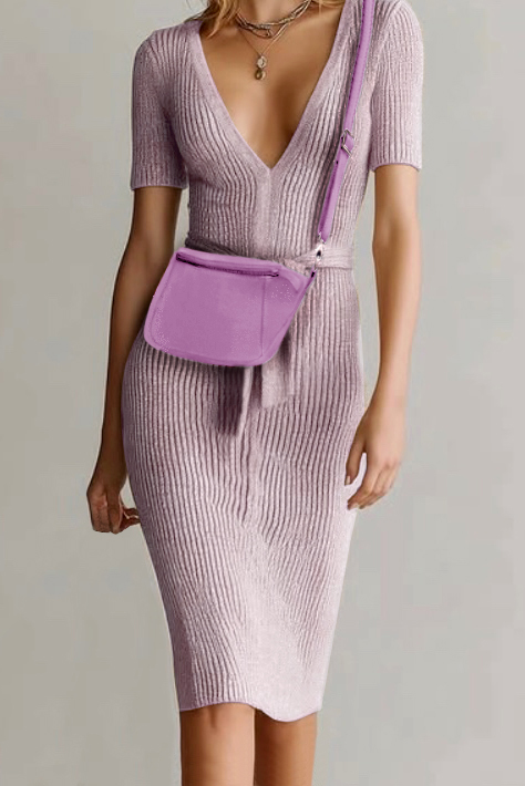 Dress handbag in mauve purple leather - Worn view