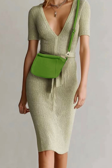 Dress handbag in grass green leather - Worn view