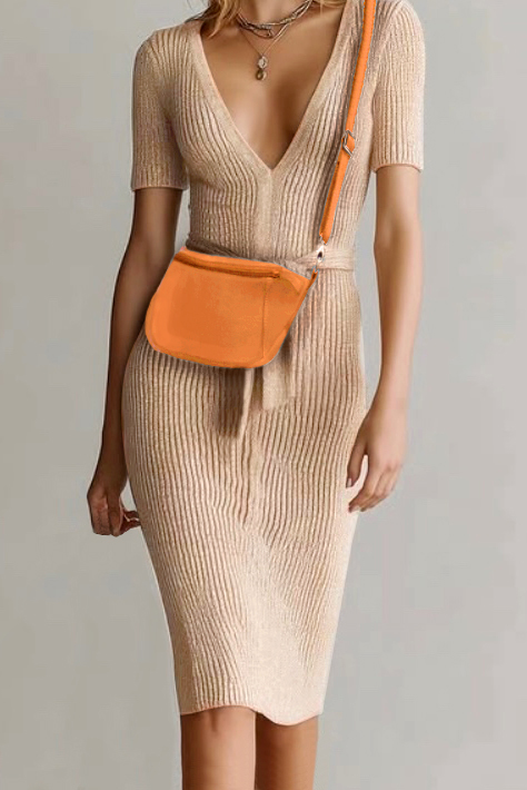 Dress handbag in apricot orange leather - Worn view