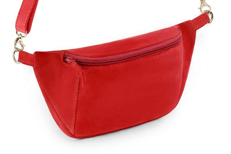 Handcrafted women's luxurious elegant handbag in premium scarlet red leather. Perfect for elevated everyday style.   
                Choose from our luxurious collections of leather and fabric to perfectly match your handbags to your outfits.