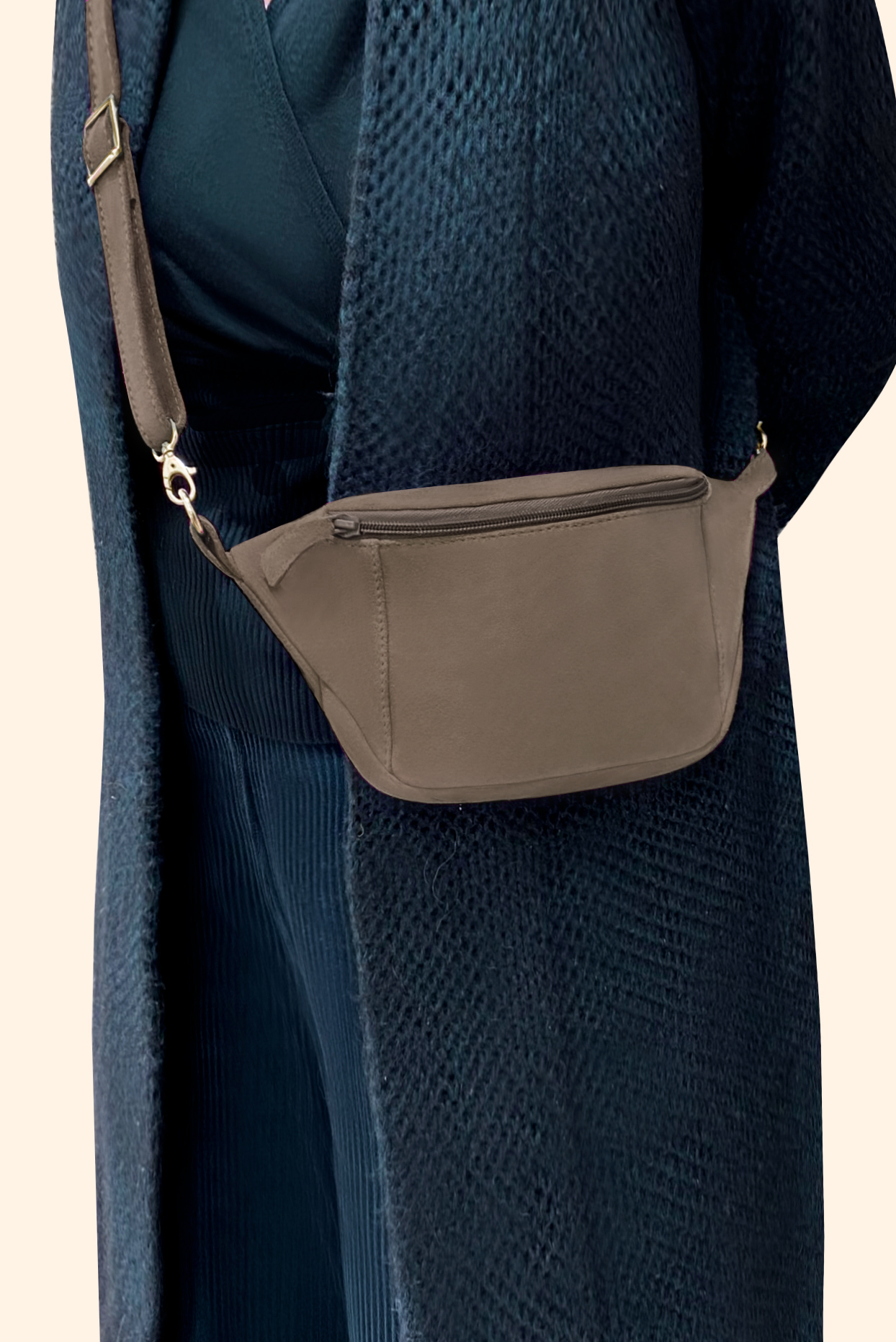 Tan beige women's dress clutch, for weddings, ceremonies, cocktails and parties. Worn view - Florence KOOIJMAN