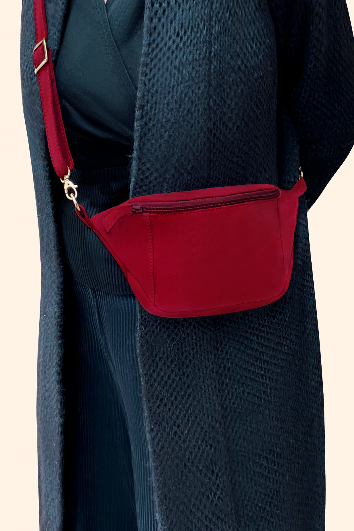 Cardinal red women's dress clutch, for weddings, ceremonies, cocktails and parties. Worn view - Florence KOOIJMAN