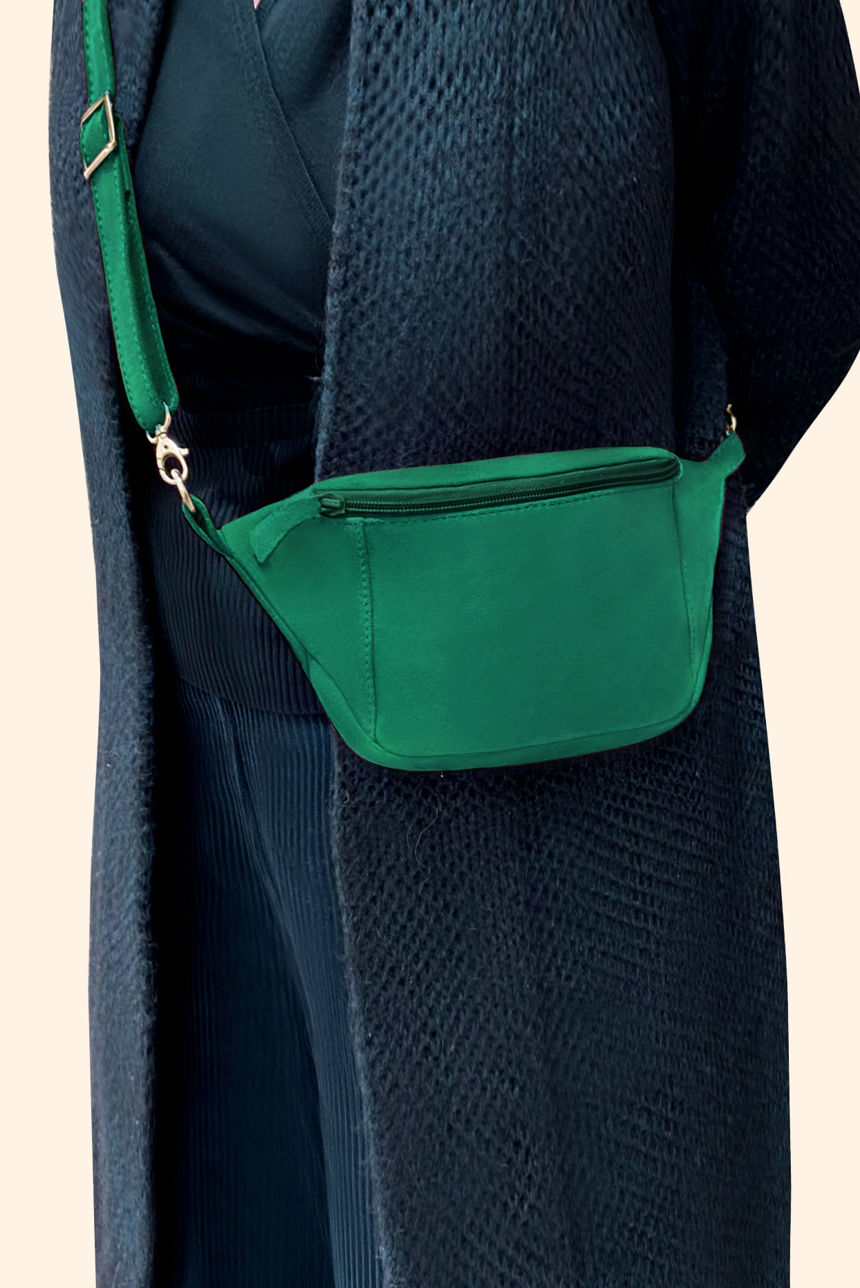 Dress handbag in emerald green leather - Worn view