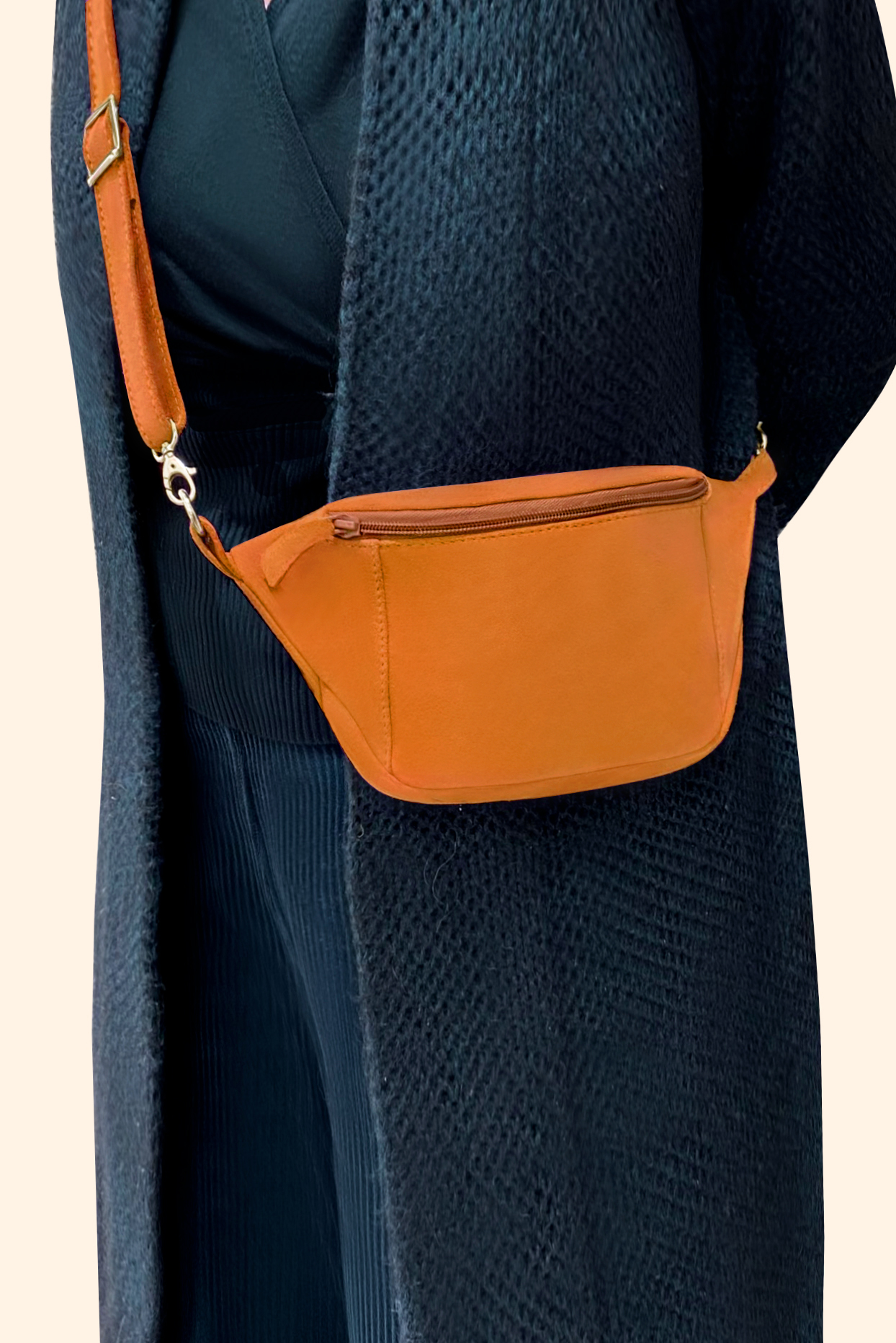 Apricot orange women's dress clutch, for weddings, ceremonies, cocktails and parties. Worn view - Florence KOOIJMAN