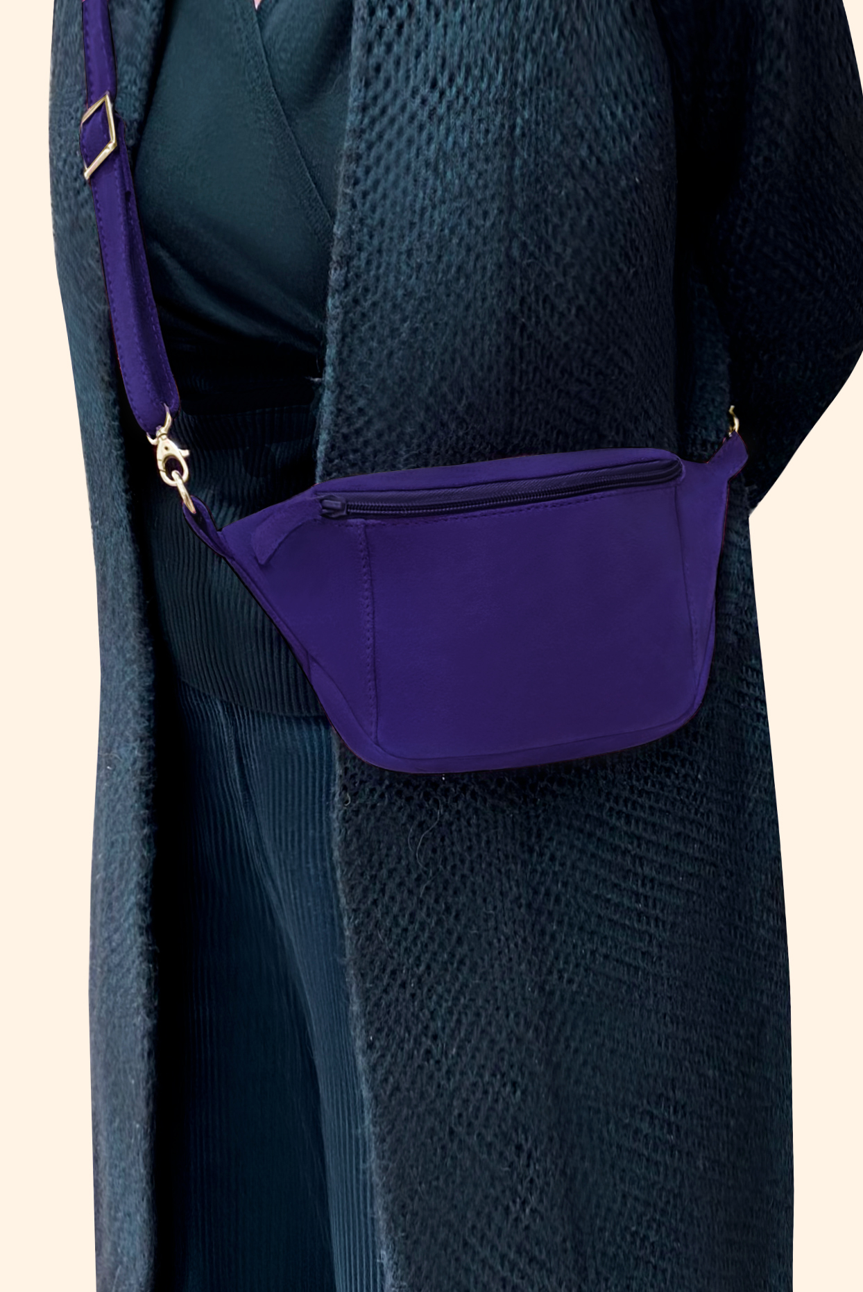 Violet purple women's dress clutch, for weddings, ceremonies, cocktails and parties. Worn view - Florence KOOIJMAN