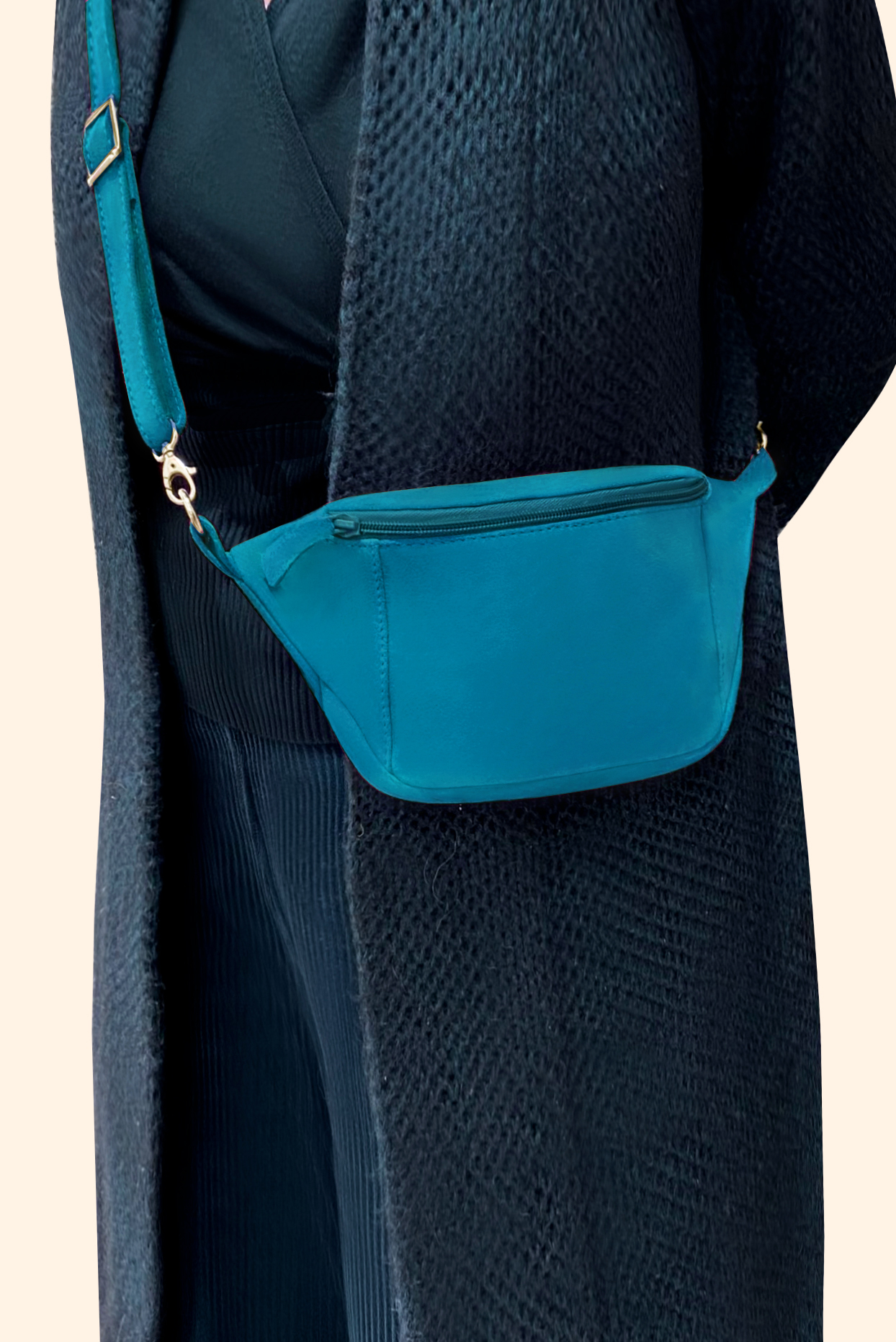 Turquoise blue women's dress clutch, for weddings, ceremonies, cocktails and parties. Worn view - Florence KOOIJMAN