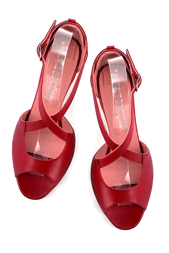 Cardinal red women's closed back sandals, with crossed straps. Round toe. Medium comma heels. Top view - Florence KOOIJMAN