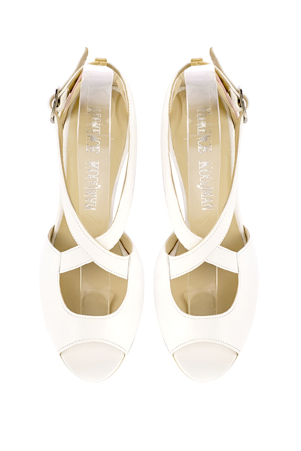 Women's off white and powder pink elegant sandals closed at the back with crossed straps. Round toe. High slim heel - Top view