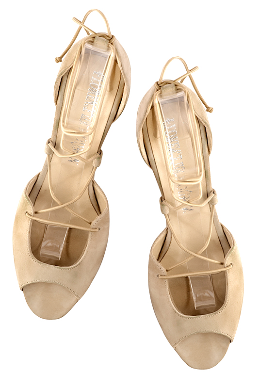 Sand beige women's closed back sandals, with crossed straps. Round toe. High kitten heels. Top view - Florence KOOIJMAN