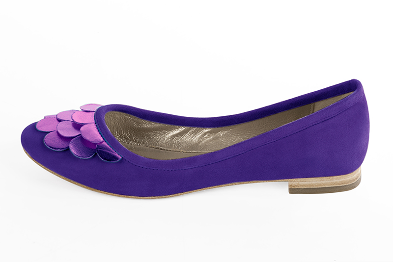 Violet purple women's ballet pumps, with flat heels. Round toe. Flat leather soles. Profile view - Florence KOOIJMAN