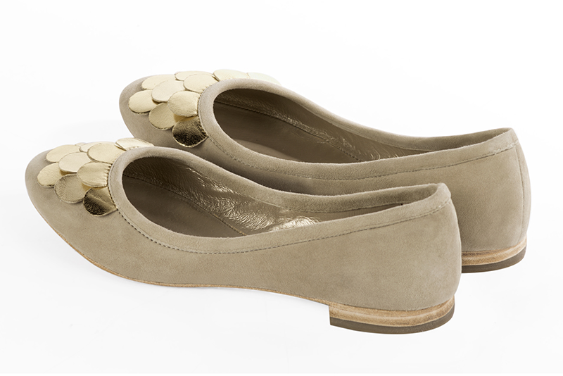 Sand beige and gold women's ballet pumps, with flat heels. Round toe. Flat leather soles. Rear view - Florence KOOIJMAN