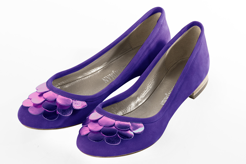 Violet purple women's ballet pumps, with flat heels. Round toe. Flat leather soles. Front view - Florence KOOIJMAN