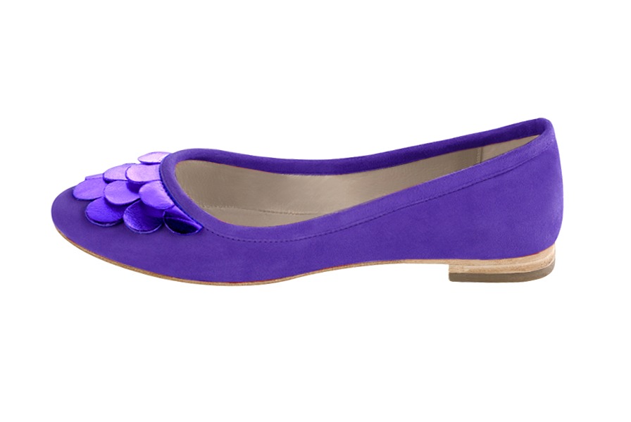 Violet purple women's ballet pumps, with flat heels. Round toe. Flat leather soles. Profile view - Florence KOOIJMAN