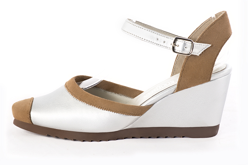 Tan beige and light silver women's open back shoes, with an instep strap. Round toe. Medium wedge heels. Profile view - Florence KOOIJMAN