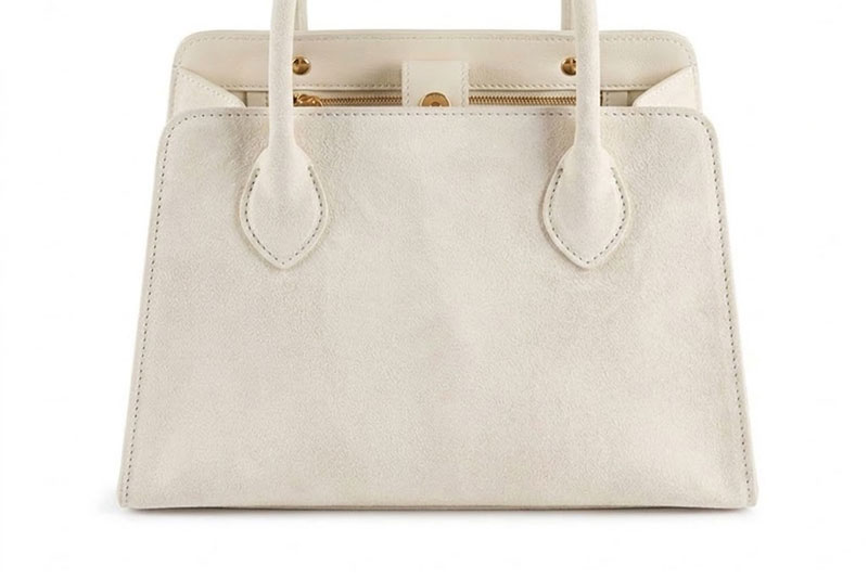 Dress handbag in egg shell beige leather - Profile view