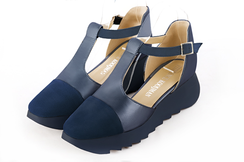 Navy blue women's open side shoes, with an instep strap. Square toe. Low rubber soles. Front view - Florence KOOIJMAN