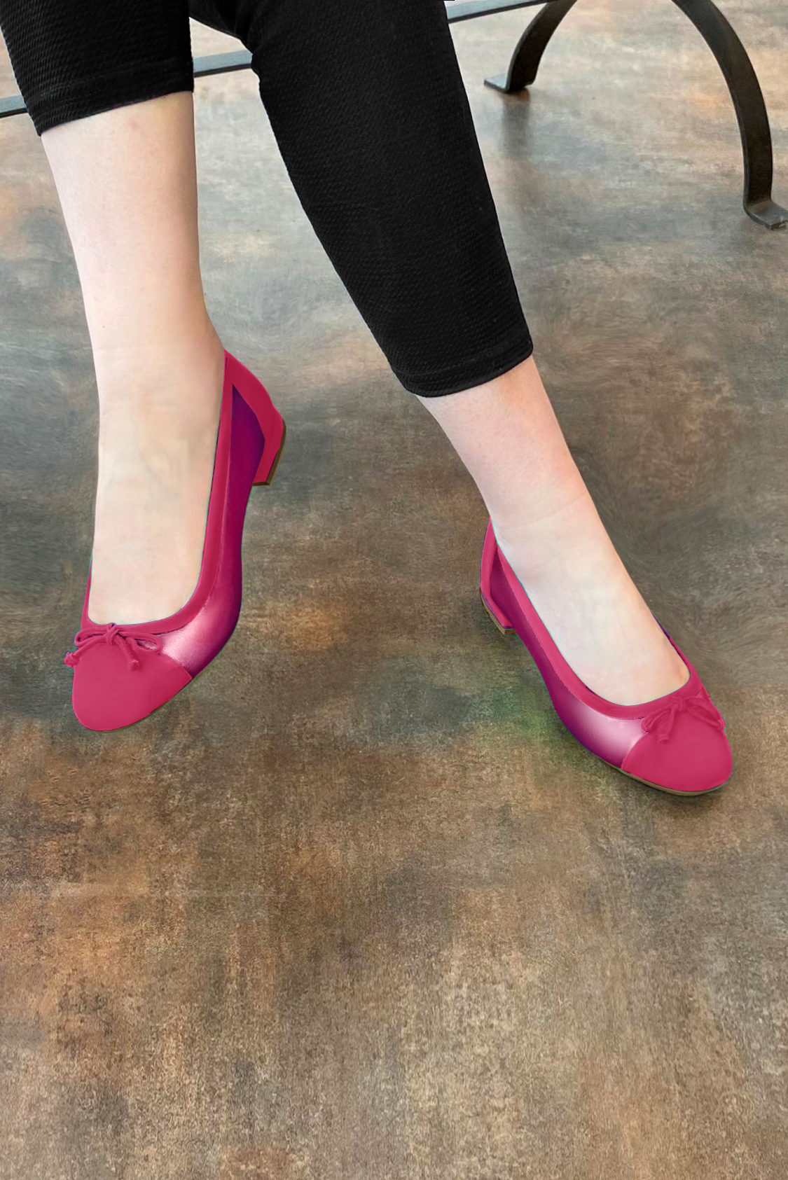 Fuschia pink women's ballet pumps, with low heels. Round toe. Flat block heels. Worn view - Florence KOOIJMAN