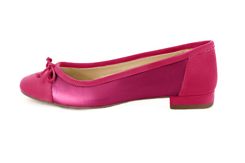 Fuschia pink women's ballet pumps, with low heels. Round toe. Flat block heels. Profile view - Florence KOOIJMAN