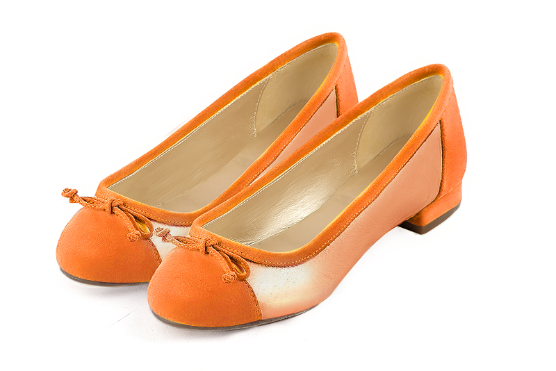 Apricot orange women's ballet pumps, with low heels. Round toe. Flat block heels. Front view - Florence KOOIJMAN