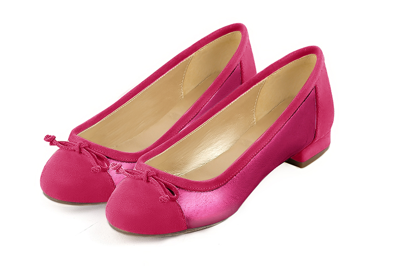 Fuschia pink women's ballet pumps, with low heels. Round toe. Flat block heels. Front view - Florence KOOIJMAN