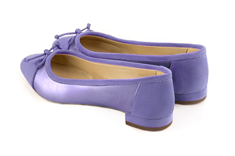 Lavender purple women's ballet pumps, with low heels. Round toe. Flat block heels. Rear view - Florence KOOIJMAN