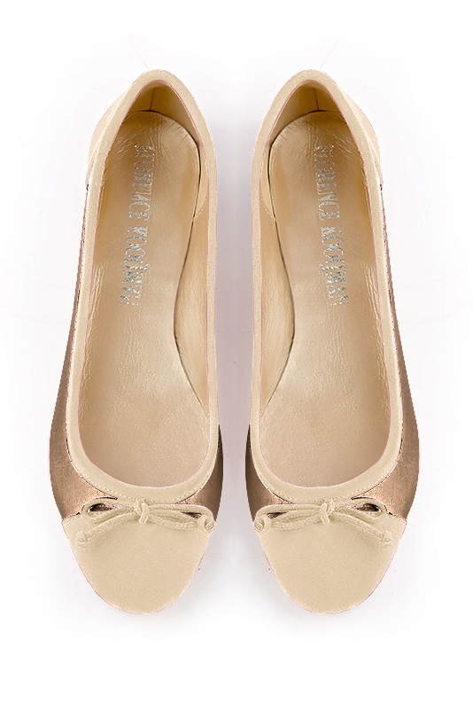 Champagne white and bronze gold women's ballet pumps, with low heels. Round toe. Flat block heels. Top view - Florence KOOIJMAN