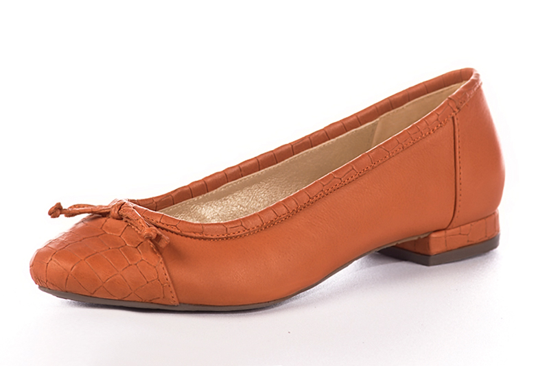 Terracotta orange women's ballet pumps, with low heels. Round toe. Flat block heels. Front view - Florence KOOIJMAN