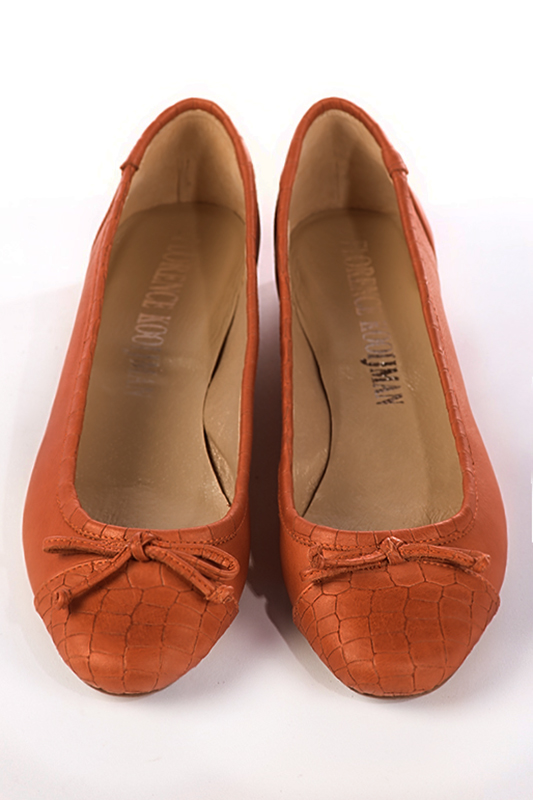 Terracotta orange women's ballet pumps, with low heels. Round toe. Flat block heels. Top view - Florence KOOIJMAN