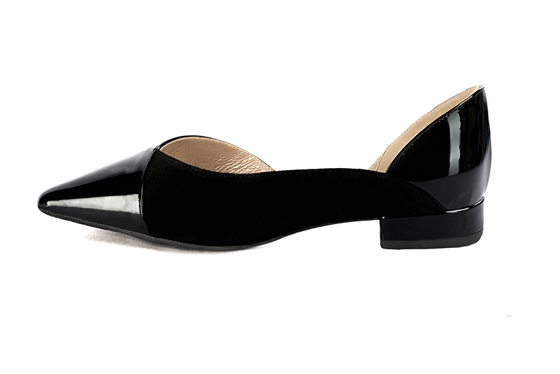 Gloss black women's open arch dress pumps. Pointed toe. Flat block heels. Profile view - Florence KOOIJMAN