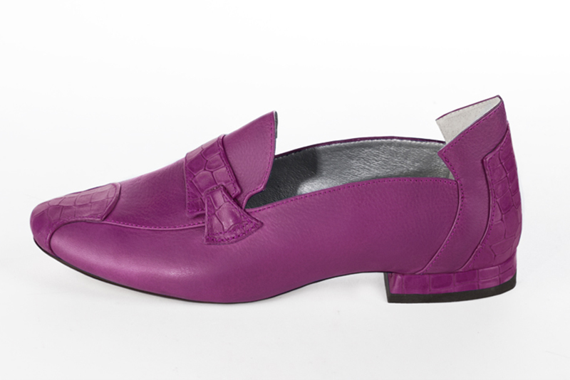 Mauve purple women's fashion loafers. Round toe. Flat block heels. Profile view - Florence KOOIJMAN