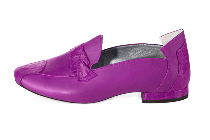 French elegance and refinement for these mauve purple fashion loafers, 
                available in many subtle leather and colour combinations. You can choose your materials and colours.
This pretty and unique moccasin will bring a touch of originality to your feet. 
  
                Matching clutches for parties, ceremonies and weddings.   
                You can customize these loafers to perfectly match your tastes or needs, and have a unique model.  
                Choice of leathers, colours, knots and heels. 
                Wide range of materials and shades carefully chosen.  
                Rich collection of flat, low, mid and high heels.  
                Small and large shoe sizes - Florence KOOIJMAN