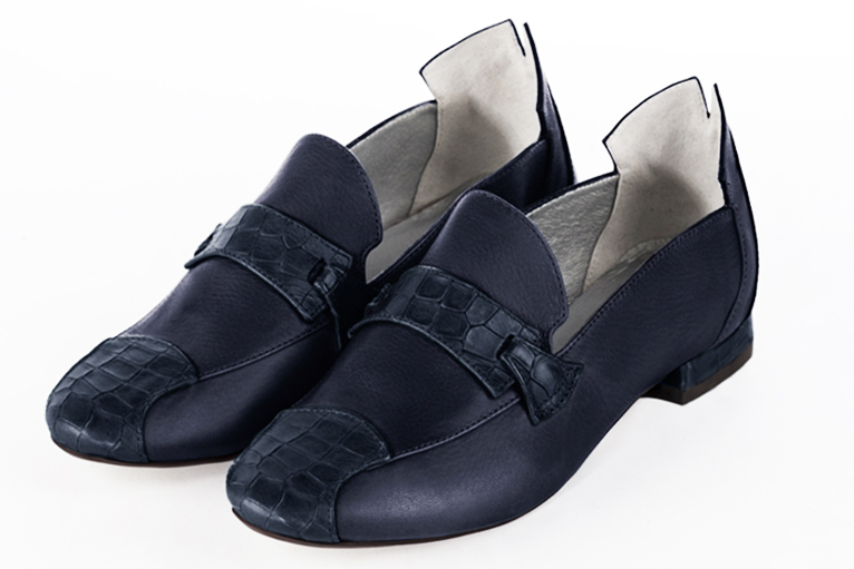 Navy blue women's fashion loafers. Round toe. Flat block heels. Front view - Florence KOOIJMAN