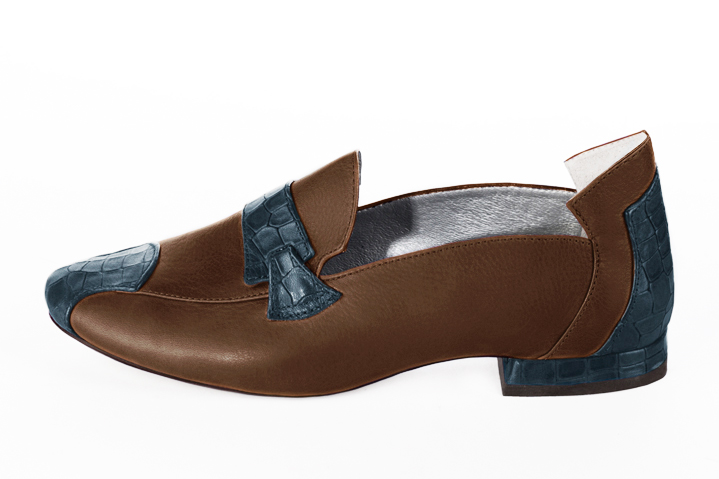 Denim blue and caramel brown women's fashion loafers. Round toe. Flat block heels. Profile view - Florence KOOIJMAN
