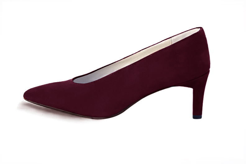 Wine red women's dress pumps, with a round neckline. Tapered toe. Medium comma heels. Profile view - Florence KOOIJMAN