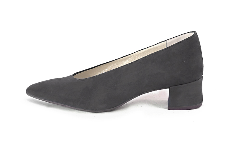 Dark grey women's dress pumps, with a round neckline. Tapered toe. Low flare heels. Profile view - Florence KOOIJMAN