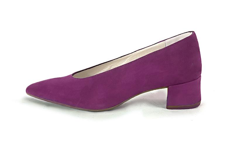 Mulberry purple women's dress pumps, with a round neckline. Tapered toe. Low flare heels. Profile view - Florence KOOIJMAN