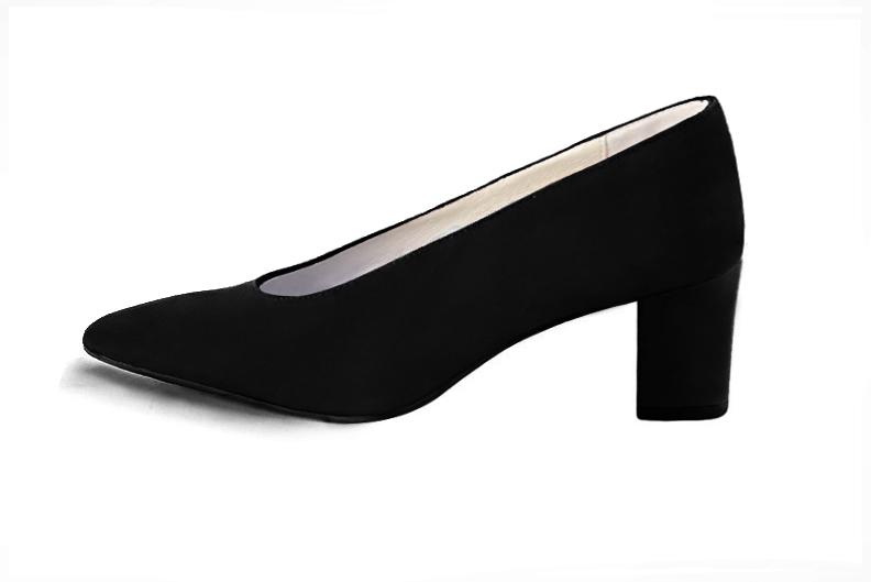 Matt black women's dress pumps, with a round neckline. Tapered toe. Medium block heels. Profile view - Florence KOOIJMAN