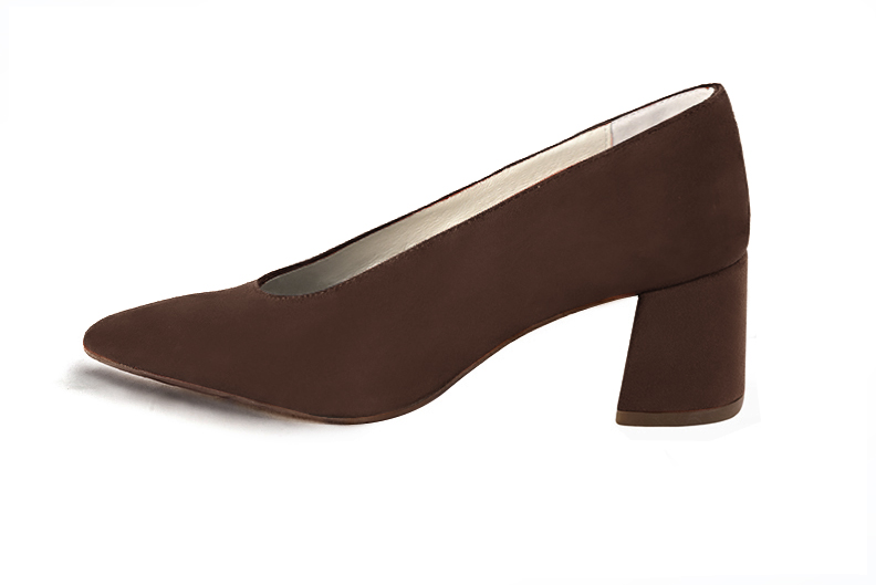 Dark brown women's dress pumps, with a round neckline. Tapered toe. Medium flare heels. Profile view - Florence KOOIJMAN