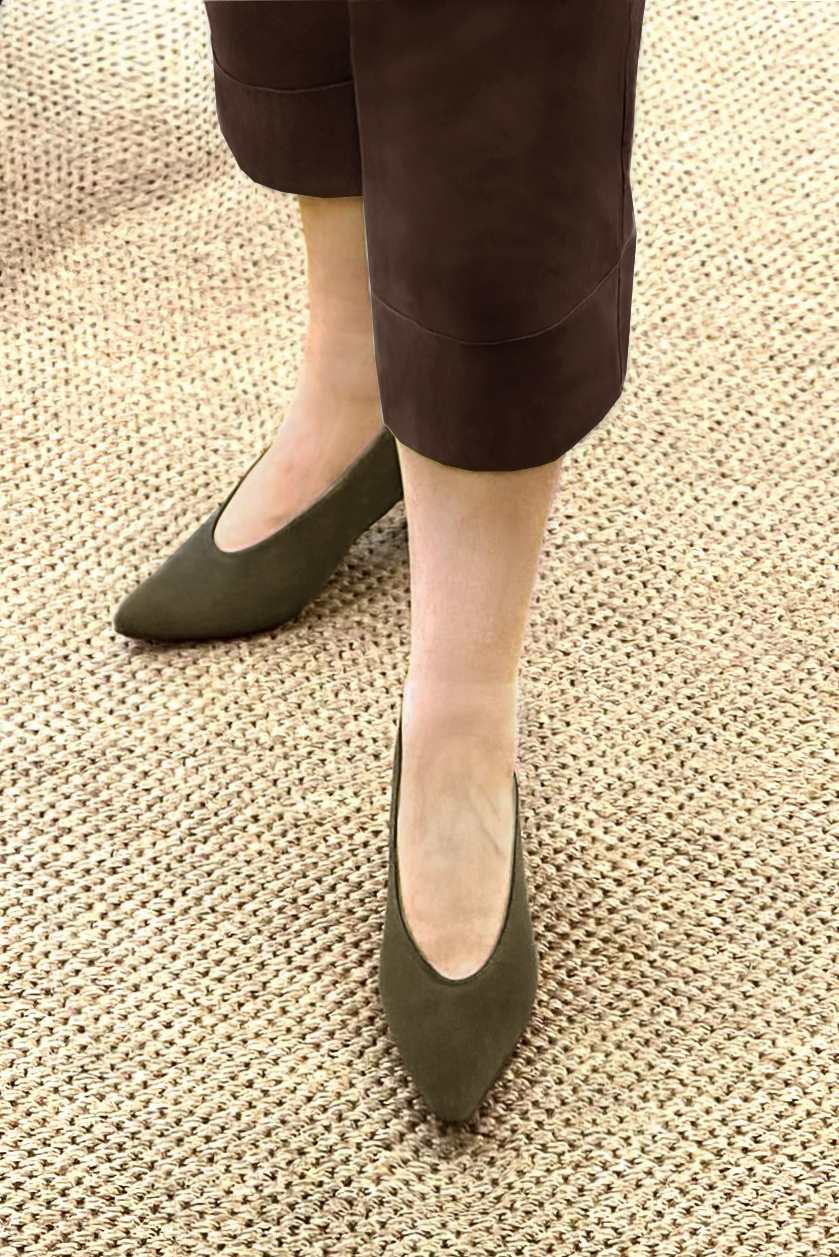 Khaki green women's dress pumps, with a round neckline. Tapered toe. Medium comma heels. Worn view - Florence KOOIJMAN