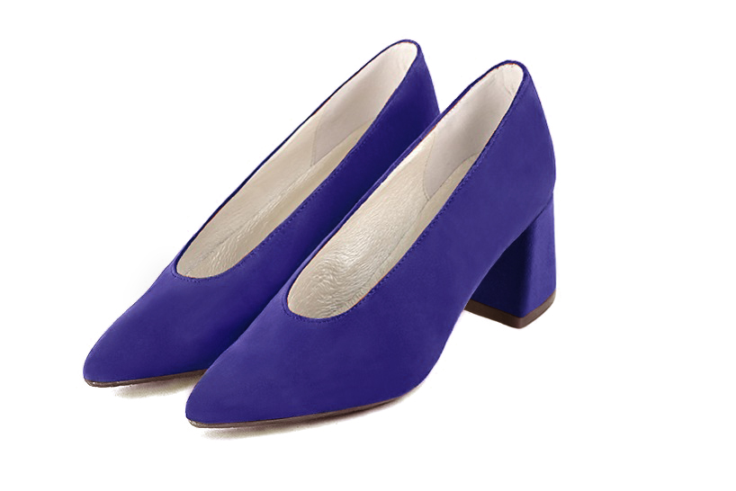 Violet purple women's dress pumps, with a round neckline. Tapered toe. Medium flare heels. Front view - Florence KOOIJMAN