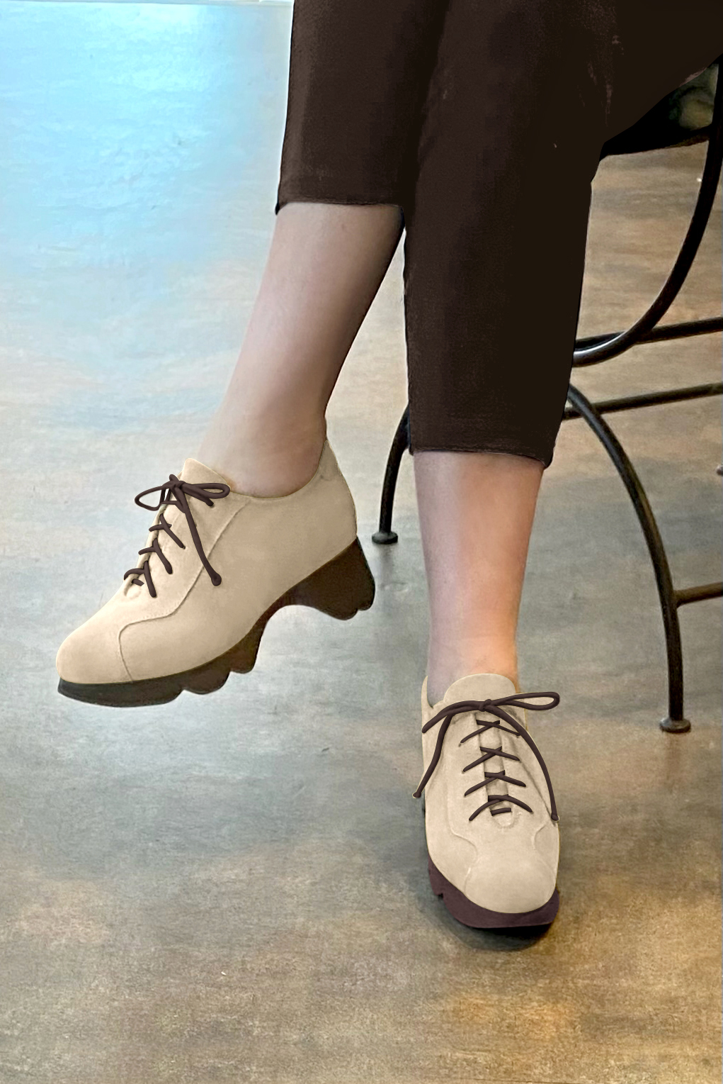 Champagne white women's casual lace-up shoes.. Worn view - Florence KOOIJMAN