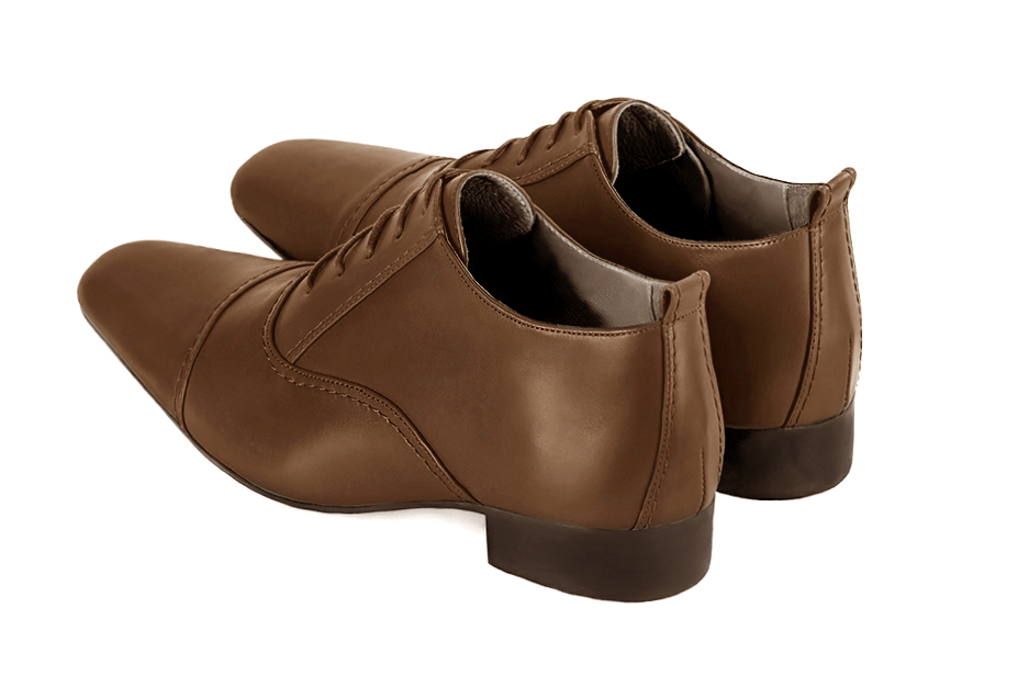 Caramel brown lace-up dress shoes for men. Round toe. Flat leather soles. Rear view - Florence KOOIJMAN